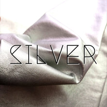 Load image into Gallery viewer, crop top "the it handbag" with metallic front buckle