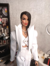 Load image into Gallery viewer, Boxy fit tailored jacket in faux leather
