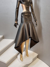 Load image into Gallery viewer, Irregular hem skirt with 2 points, for Integrity toys dolls or barbie

